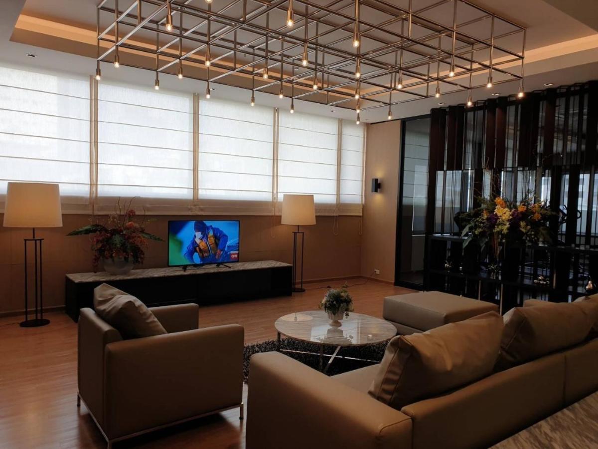 Cnc Residence Bangkok Esterno foto